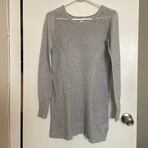 “Heart on your sleeve” Tunic Knit Sweater - Size S - Picture 1 of 12